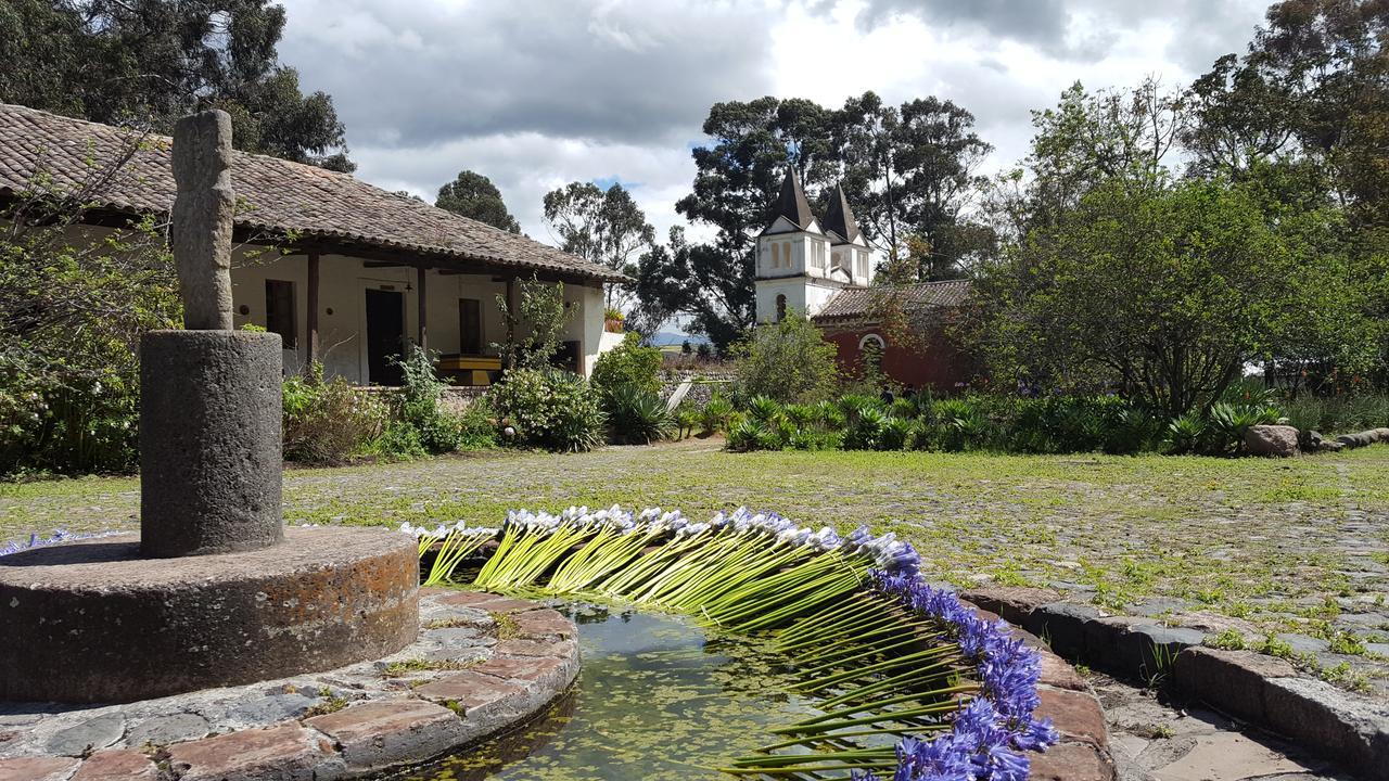 Hôtel Hacienda Guachala à Cayambe Extérieur photo